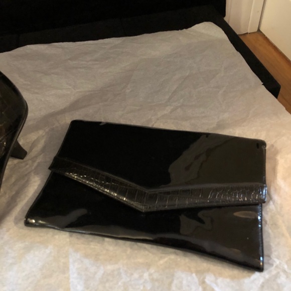 Liz Clairborne patent leather texture boots and matching clutch - Picture 3 of 4